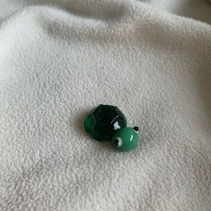 Glass lucky turtle magnet